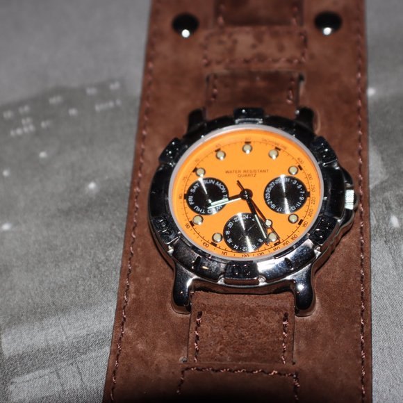Wilson's Leather Cuff Watch - Picture 3 of 7